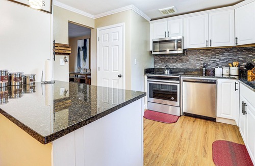 Pleasant Hills House | 3 Mi to South Park: Quiet Pittsburgh Area Getaway
