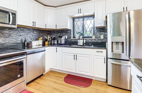 Pleasant Hills House | 3 Mi to South Park: Quiet Pittsburgh Area Getaway