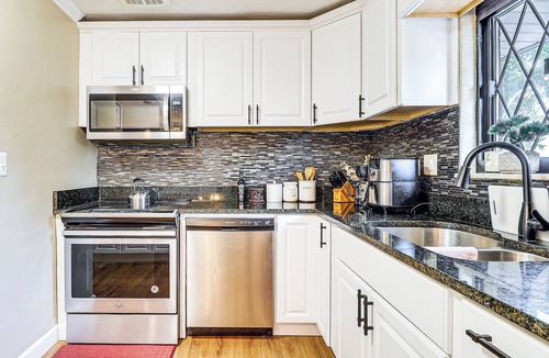 Pleasant Hills House | 3 Mi to South Park: Quiet Pittsburgh Area Getaway