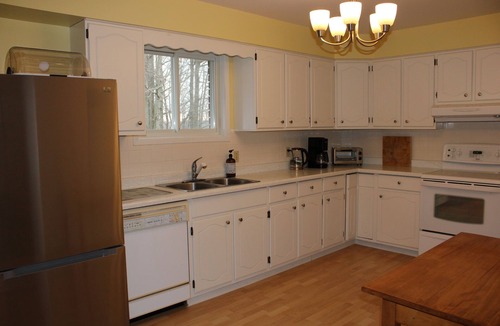 Sauble Beach House | 3 minute walk to 11 kms of Sauble Beach and World-Class sunsets!
