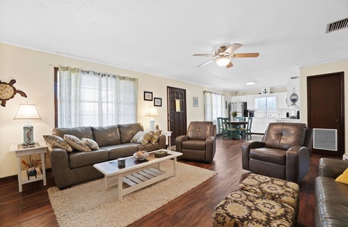 Laguna Beach Estates House | 3 minute walk to Gulf Beach- Florida Beach House Dog Friendly
