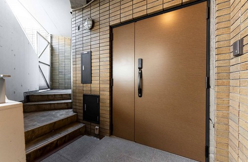 Kamakura Apartment | 3 minutes from Kamakura Station | 2 Queen Beds, 1 Single Sofa Bed | Up to 5 Guests
