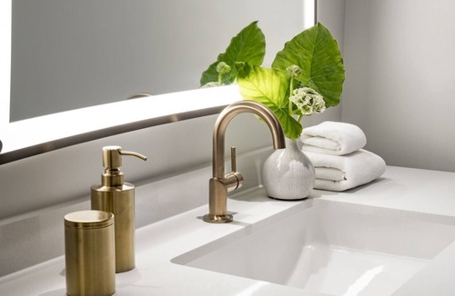 Hunt Club Hotel | 3 Renovated Art Deco Suites Offering Ultimate Comfort & Style