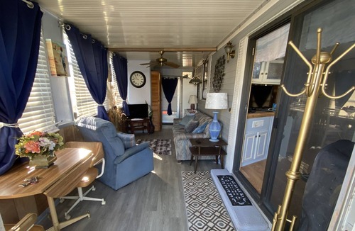 Southside Rural Community House | 30-90 Mins. Away from FL Attractions and close to the Gulf Coast Beaches