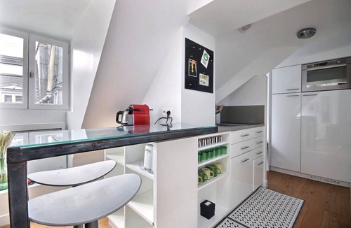 Saint-Germain-des-Pres Apartment | 30 m² Apartment ∙ 1 bedroom ∙ 2 guests