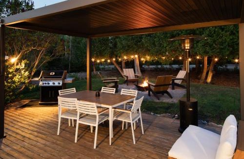 Northern Bruce Peninsula House | 300ft Modern Luxury Lakefront Hot Tub Steam Bath