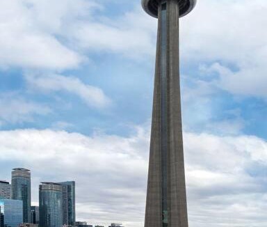Toronto Entertainment District Apartment | 31st Floor 2BR-2Bath, Free Parking, CN TOWER VIEW!