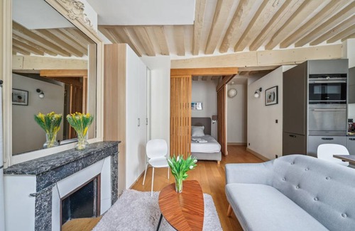 Saint-Germain-des-Pres Apartment | 32 m² Apartment ∙ 1 bedroom ∙ 2 guests