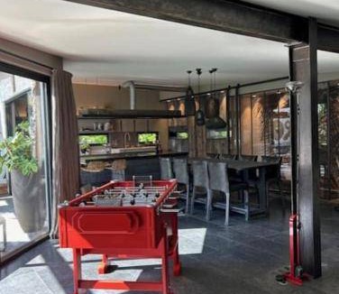 Montrouge Villa | 330 m² Villa ∙ 4 bedrooms ∙ 8 guests