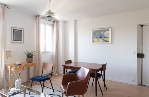 Les Puces de Saint-Ouen Apartment | 35 m² Apartment ∙ 1 bedroom ∙ 2 guests