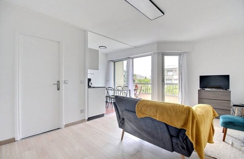 Neuilly-sur-Seine Apartment | 35 m² Apartment ∙ 2 guests