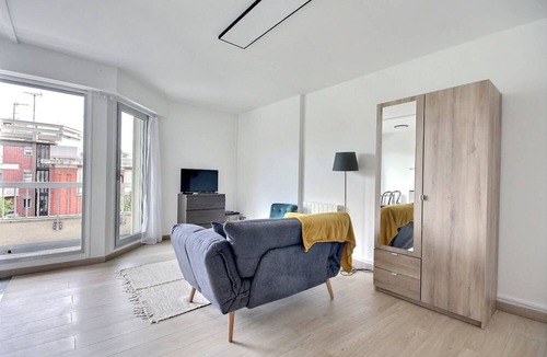 Neuilly-sur-Seine Apartment | 35 m² Apartment ∙ 2 guests