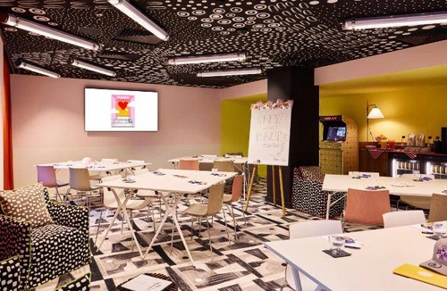 Puteaux Hotel | 36 m² Hotel ∙ 127 guests