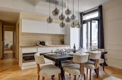 8th Arrondissement Apartment | 398 Suite Triomphe - Charming apartment in Paris