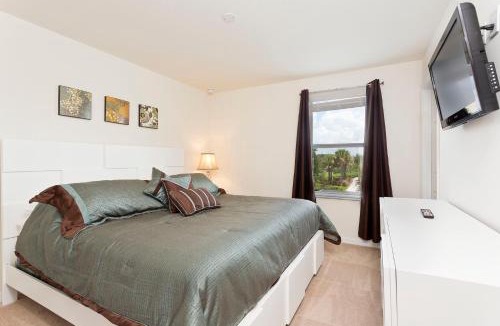 Bellavida House | 3Br 3Bath Townhome BBQ Pool 15min Disney 1291ft