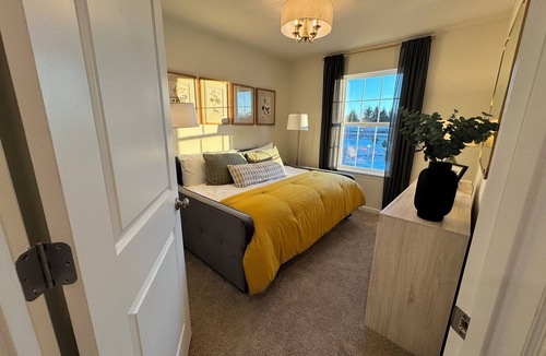 Breinigsville House | 3BR beautiful townhome for your weekend/holiday getaway