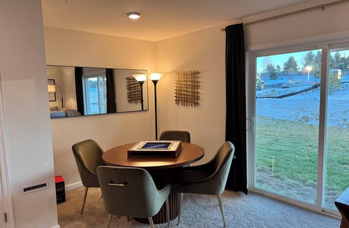 Breinigsville House | 3BR beautiful townhome for your weekend/holiday getaway