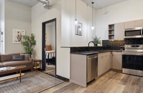 Fairmount Apartment | 3BR Urban Family Oasis with Parking, Gym & Game Room