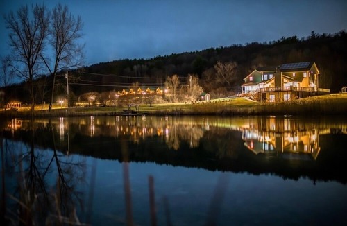 Oneida Cabin | #3Cabins cottages,fishing,creeks, ponds,nature trails,anniversaries celebrations