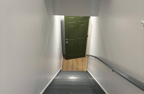Frankford Apartment | 3rd fl 2-bedroom near Temple ER & Trauma