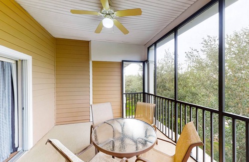 Bahama Bay Condo | 3rd floor condo w/basketball court, balcony, gym, sauna, shared pools