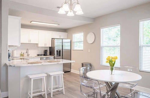 Dixieland House | 3x Properties - Pet Friendly Historic Estate