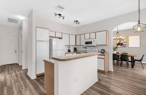 Crescent Lakes House | 4 Bathrooms/3 Bathrooms/Cresent Lakes (5305 CV)