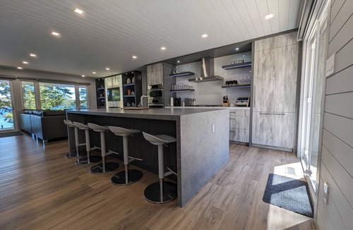 North Kawartha Cottage | 4 Bed, 3 Bath, Stunning Bit of Paradise, Hot Tub on Beautiful Lake Chandos