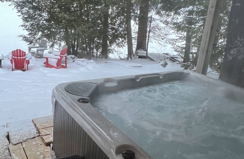 North Kawartha Cottage | 4 Bed, 3 Bath, Stunning Bit of Paradise, Hot Tub on Beautiful Lake Chandos