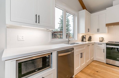 Port Carling Villa | 4 bed 4 bath Villa on Lake Muskoka