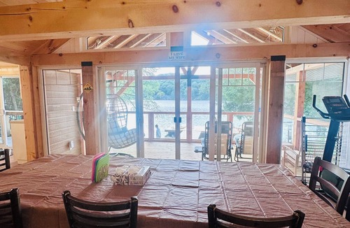 Lake of Bays Cottage | 4 Bedroom, 2 Bath Lakefront new renovated cottage in Muskoka