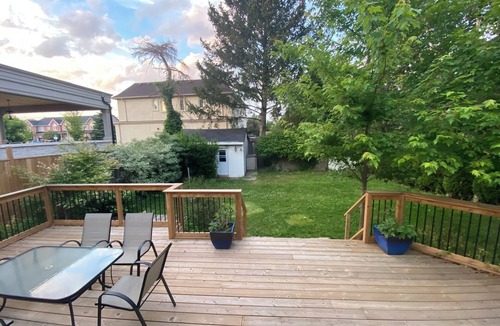 Lakeview House | 4 Bedroom Bungalow In Lakeview Mississauga With 2 Parkings