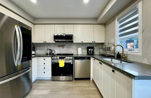 Ajax Villa | 4 Bedroom Family Home Close To Pickering Casino