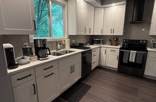 State College House | 4-bedroom house in welcoming State College close to town and Beaver Stadium