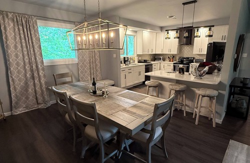State College House | 4-bedroom house in welcoming State College close to town and Beaver Stadium