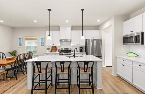 Bayside House | 4-bedroom house in charming Berlin with 2 pools, Fishing pier, and fitness room