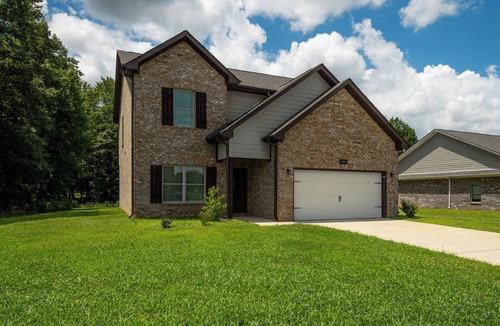 New Market House | 4 Bedroom Modern Farmhouse in New Market