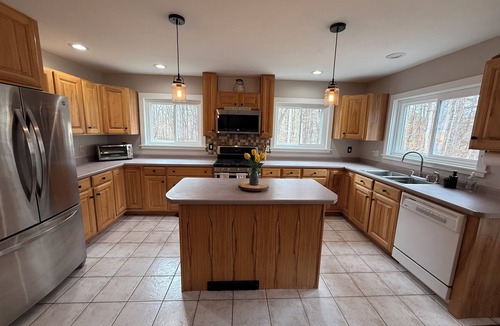 Laurens House | 4-bedroom private country house with pool 8 miles from All-Star village