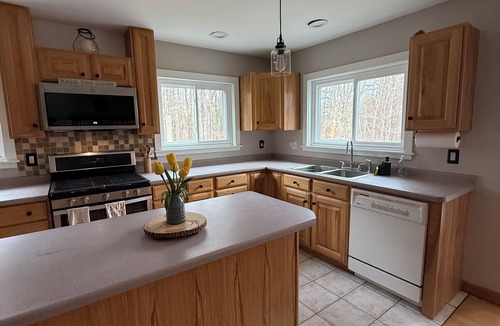 Laurens House | 4-bedroom private country house with pool 8 miles from All-Star village