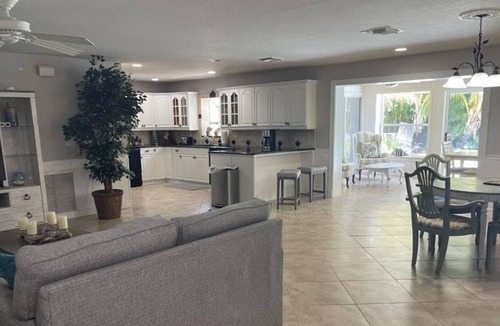 Fort Pierce Apartment | 4 Bedroom Single family 432135 by Houzlet