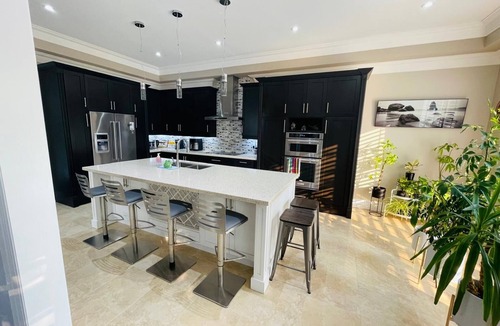 Richmond Hill House | 4 Bedroom Spacious Enclave near Lake Wilcox