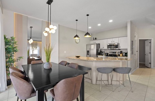 Bay Lake House | 4 Bedrooms/3 Bathrooms/Encantada (8549 BL)