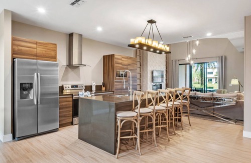 Bay Lake House | 4 Bedrooms /4.5 Bathrooms /Magic Village (7506 BD)