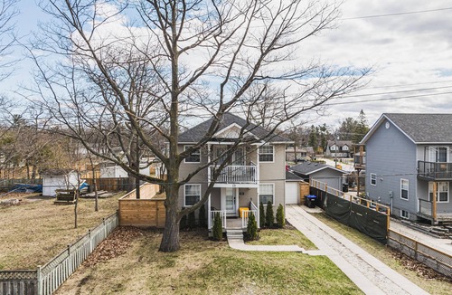 Wasaga Beach Cottage | 4 BR Beach Cottage: Hot Tub- Firepit-Table tennis