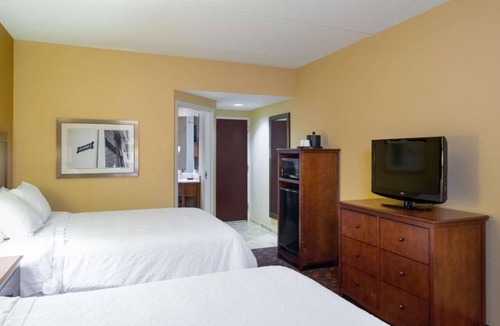 Carlisle Hotel | 4 Charming Suites with Free Breakfast – Ideal for Dickinson College Visitors