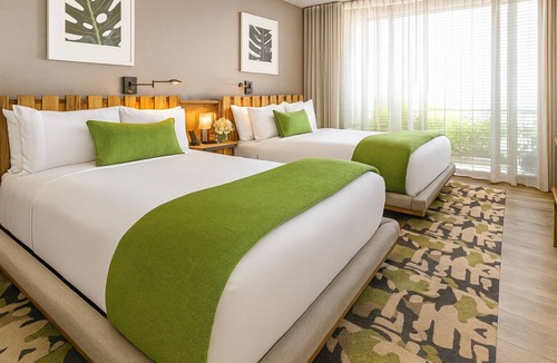 City Center Hotel | 4 Deluxe Double Rooms, Lennox Miami Beach, Chic Poolside, Boutique Service