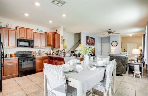 Greater Palm River Point CDC House | 4 Mi to Brandon Exchange: Resort-Style Townhome!