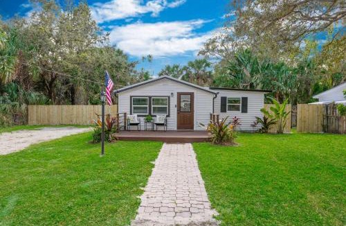 Rio House | 4 Mi to Dtwn Jensen Beach Cottage