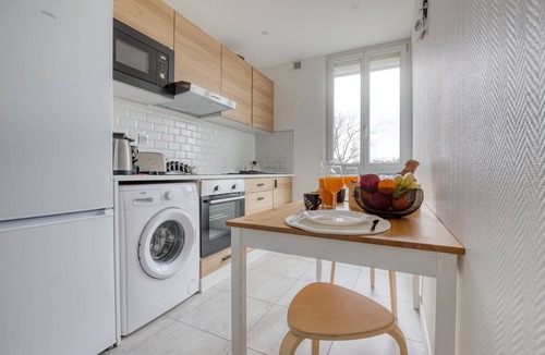 Ivry-port Apartment | 4-person apartment/Subway and train station 5 minutes/Parking/Self-check-in