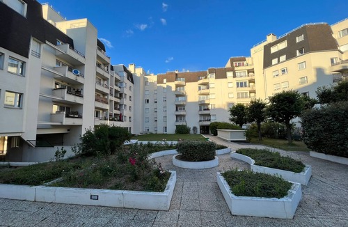 Ormetteau-Port Apartment | 4-room apartment in Créteil with parking, private residence